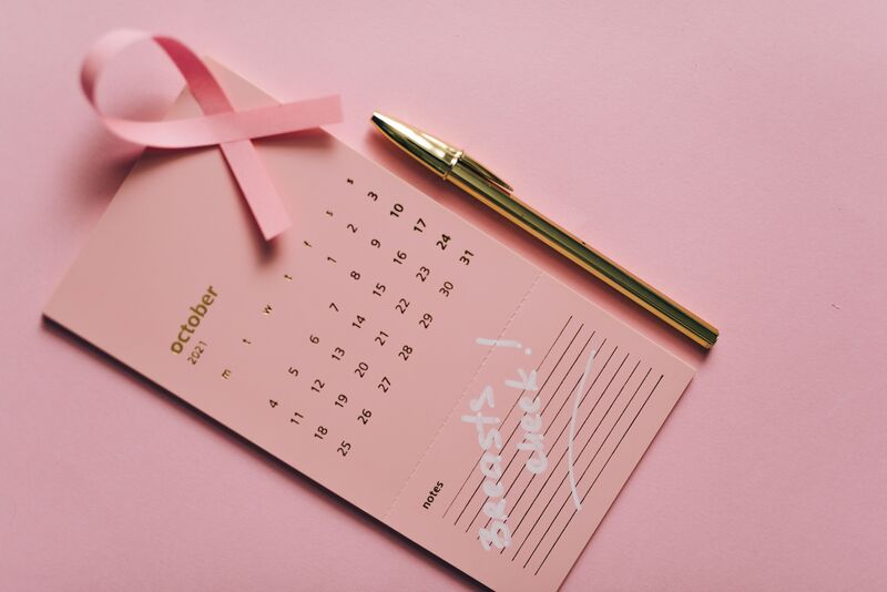 Octobre rose : et si la prévention commençait aussi dans votre salle de bain ?