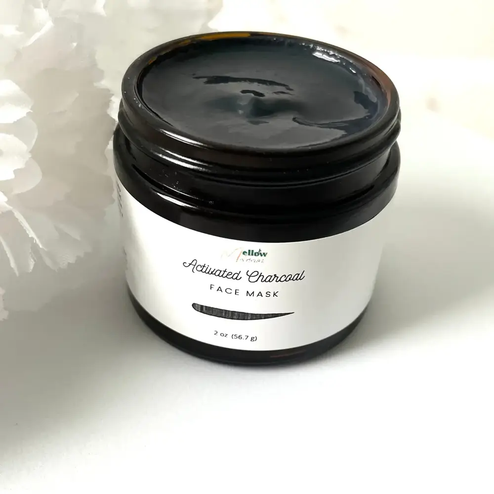 Masque au charbon détoxifiant